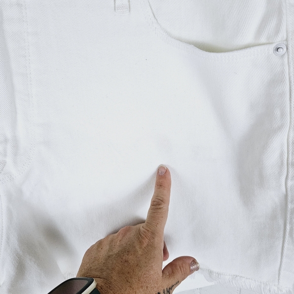 GOOD AMERICAN | white denim frayed hem jean shorts - Picture 3 of 7